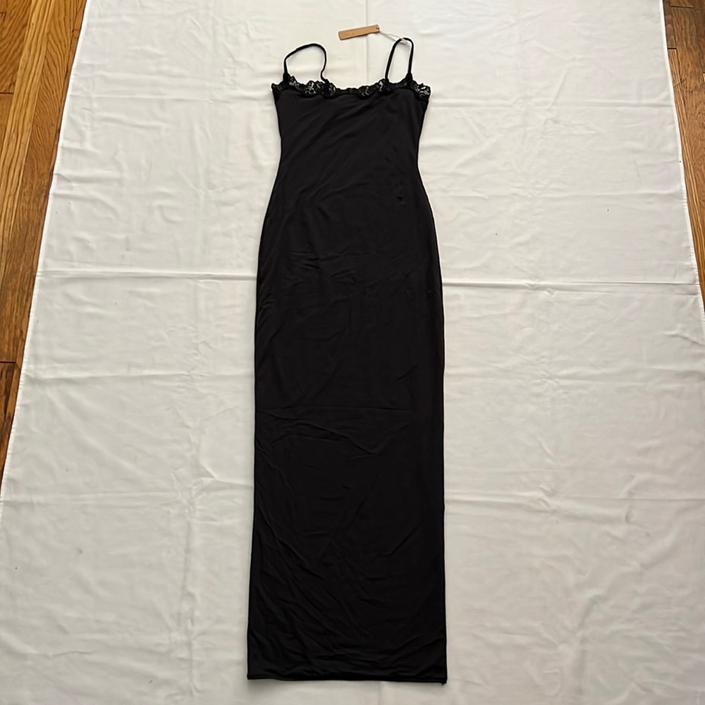 SKIMS FITS EVERYBODY CORDED LACE LONG SLIP DRESS